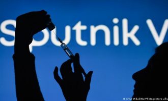 Serbia i dhuron 13 mijë vaksina kundër COVID-19 Maqedonisë së Veriut