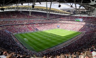 Zyrtare: Finalja e Carabao Cup mes Tottenham dhe Cityt zhvillohet me tifozë