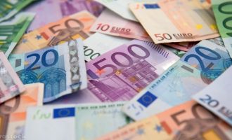 Dy të arrestuar në Suharekë – Deponuan para të falsifikuara