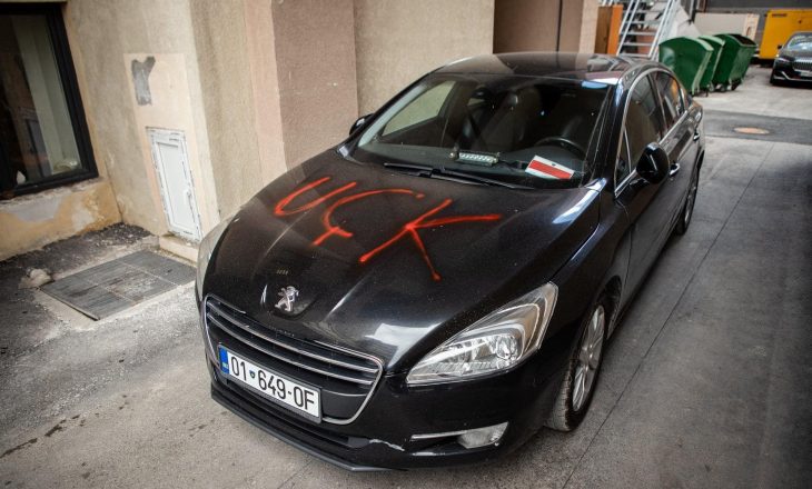 PSD me aksion ndaj ministres Gërvalla, shkruajnë UÇK në veturën e saj