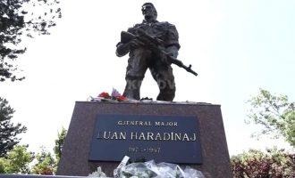 Presidentja Osmani në 22 vjetorin e rënies së Luan Haradinajt: Sot përkulemi me respekt para tij