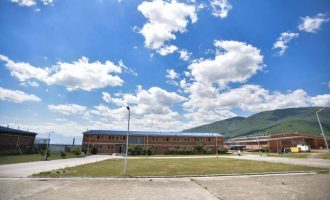 Kurti: Në oborrin e Burgut të Dubravës do të vendoset një lapidar në kujtim të viktimave