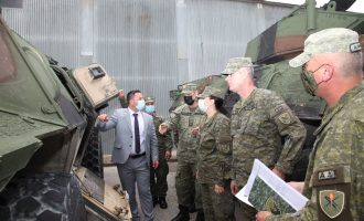 Mehaj viziton automjetet e blinduara të donacionit nga SHBA-të