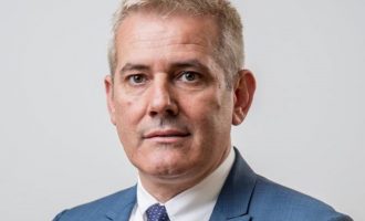 Sveçla anulon tenderin 21 milionësh për furnizim me dokumente personale