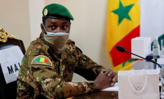 Udhëheqësi i grushtit të shtetit i Malit drejtohet në Ganë për bisedimet e krizës (ECOWAS)