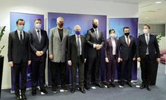 Rama publikon pamje nga darka e Brukselit