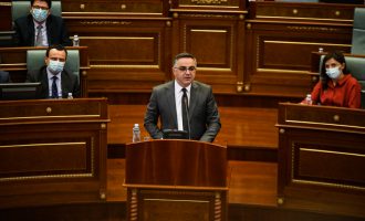 AAK kërkon që Kurti të raportojë në Kuvend për takimin në Bruksel