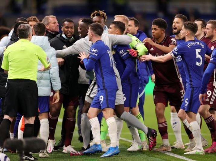 Media britanike: Chelsea rrezikon të mbetet jashtë Champions League