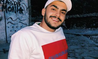 Butrint Imeri uron prindërit për përvjetorin e martesës