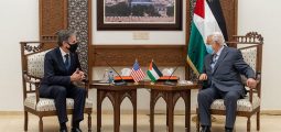Sekretari Amerikan i Shtetit takohet me presidentin palestinez në Ramallah