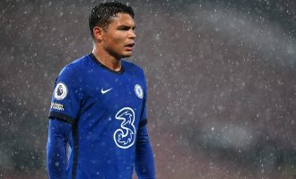 Chelsea planifikon kontratën e re për Thiago Silvan