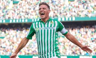 Joaquin vazhdon kontratën me Betisin