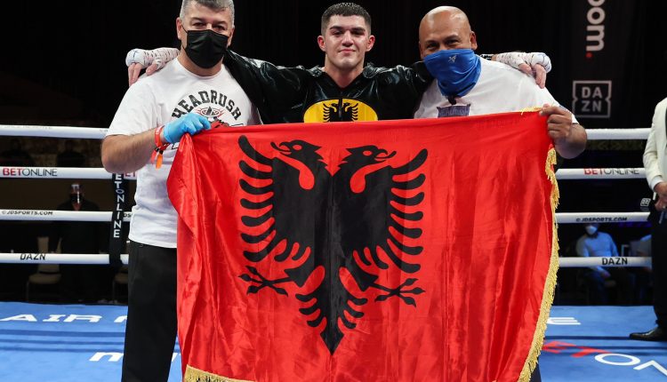 Reshat Mati shënon fitoren e 10-të në boksin profesionist, mposht Ryan Pino