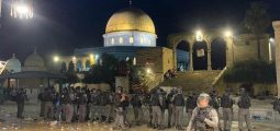 Vazhdon ndërhyrja izraelite në xhaminë Al-Aksa, së paku 10 persona kanë mbetur të plagosur