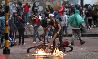 Shkon në pesë numri i viktimave në protestat në Kolumbi që po organizohen kundër reformës së taksave