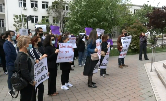 “Shkolla të sigurta për vajza”, protestohet para MASHTI-t për rastin e të miturës
