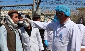 COVID-19: Afganistani mbyllë shkollat për dy javë