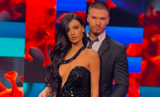 Jasmina ndërhynë me pyetje gjatë intervistës, Andi shqetësohet