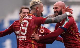 Shënon Arlind Ajeti, i dhuron tre pikë Reggianas në Serie B