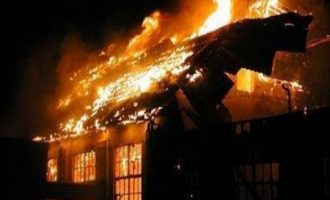 Digjet një shtëpi në Pejë