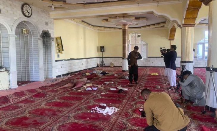 12 të vrarë gjatë një shpërthimi në xhaminë e Kabulit
