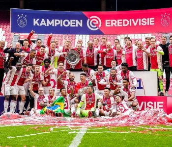 Ajax shpallet kampion i Holandës për të 35-tën herë në histori