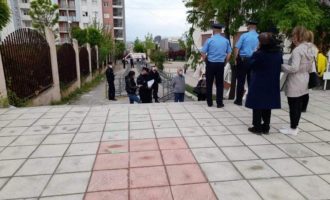 Me Polici vazhdon organizimi i vaksinimit sot në sallën “1 Tetori”