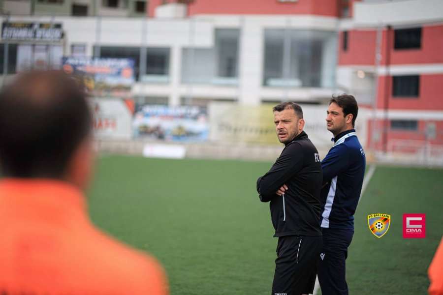 Ballkani shkarkon teknikun Shkëmbi