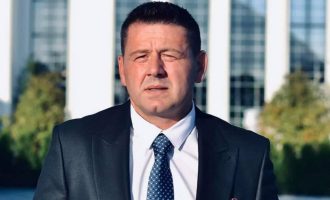 Bekë Berisha tregon arsyen se pse do të kandidojë për kryetar të Istogut