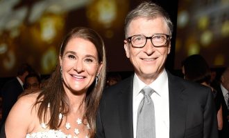 Bill Gates i dhënë pas femrave tjera, zbulohen tradhtitë që sollën divorcin