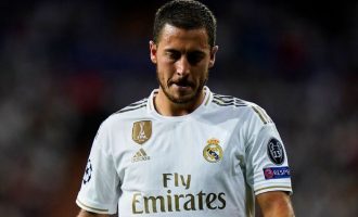 Hazard ua konfirmon bashkëlojtarëve se do të rikthehet te Chelsea