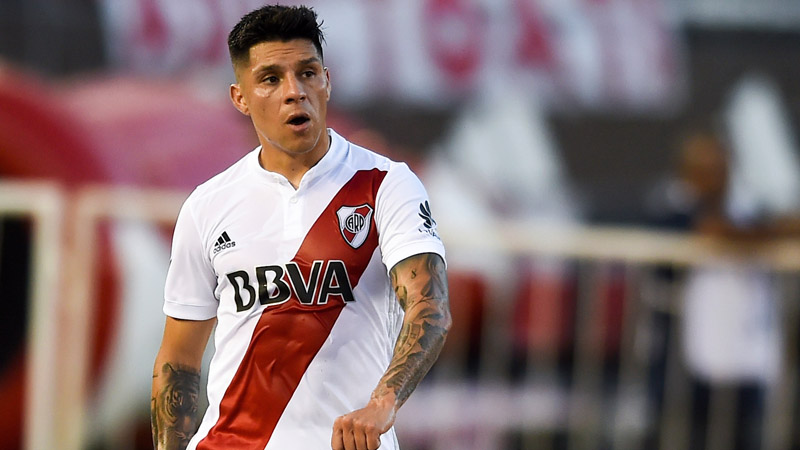 Pothuajse i tërë ekip i infektuar me Coronavirus, mesfushori duhet të bëjë rolin e portierit