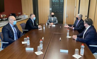 Palmer takohet me Listën Serbe, diskutojnë për dialogun