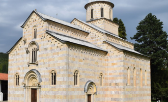 Kurtit i refuzohet kërkesa për ta vizituar Manastirin e Deçanit