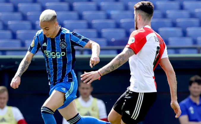 Eredivisie: Ajax mposht pastër Feyenoordin si mysafir