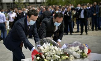 Kurti e Konjufca bëjnë homazhe në 23 vjetorin e rënies së Bahri Fazliut