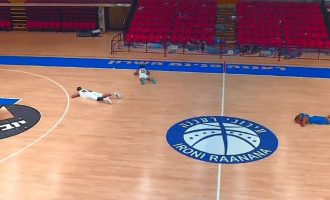 Ja çfarë do të thotë të zhvillosh ndeshjen poshtë raketave të Hamasit