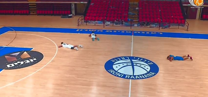 Ja çfarë do të thotë të zhvillosh ndeshjen poshtë raketave të Hamasit