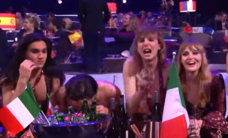 Fituesi i “Eurovision” kapet duke konsumuar kokainë gjatë spektaklit