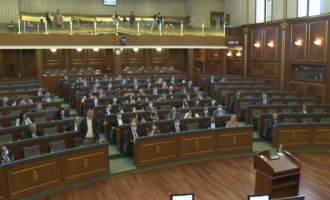 VV propozon futjen në rendin e ditës të dy propozimeve në Kuvend, opozita kundërshton