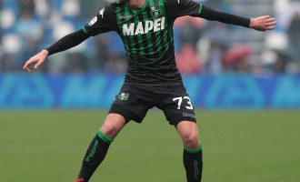 Barcelona mendon për Locatellin si zëvendësuesin e Busquets