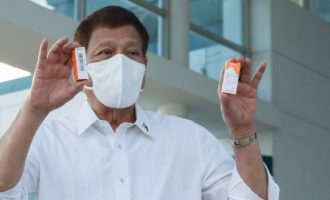 Filipinet kërkojnë nga Kina t’i kthejë mbrapsht një mijë doza të vaksinës kundër COVID-19 të dhuruar më parë