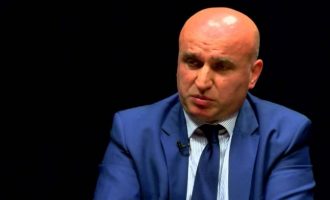 Mero Baze – Gërvallës: Duhet të mësoheni me faktin se jeni kryediplomate e Kosovës