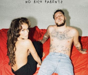 Loredana flet për fotografinë ku shihet gjysmë e zhveshur pranë Mozzikut