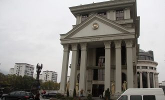 Diplomati rus shpallet person i padëshiruar në Maqedoninë e Veriut