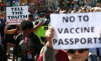 Në Londër protestojnë kundër vaksinës dhe masave ndaj COVID-19