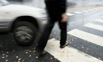 Një këmbësore shkelet nga një veturë në Prishtinë