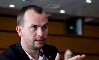 Protestat për shkollat në Kamenicë, Kastrati: Është lojë e Albin Kurtit kundër meje
