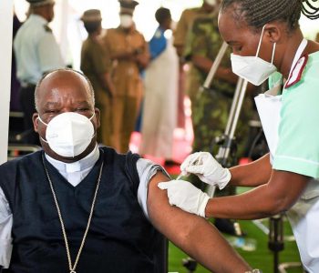 Malawia djeg vaksinat e skaduara AstraZeneca