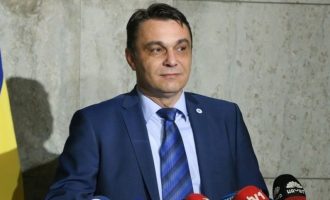 Ish-ministri boshnjak dënohet për korrupsion